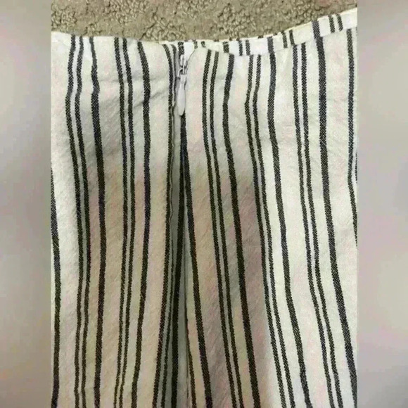 Black and white striped Skort, Forever 21, size large - Picture 6 of 8